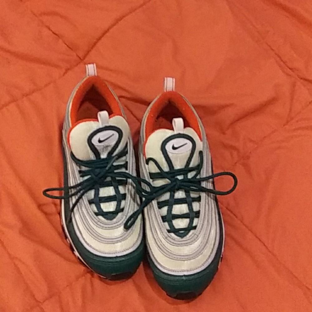 Snakers - Picture 2 of 4